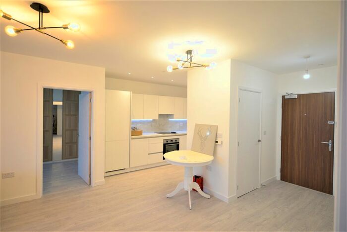 2 Bedroom Flat To Rent In Shearwater Drive, London, NW9