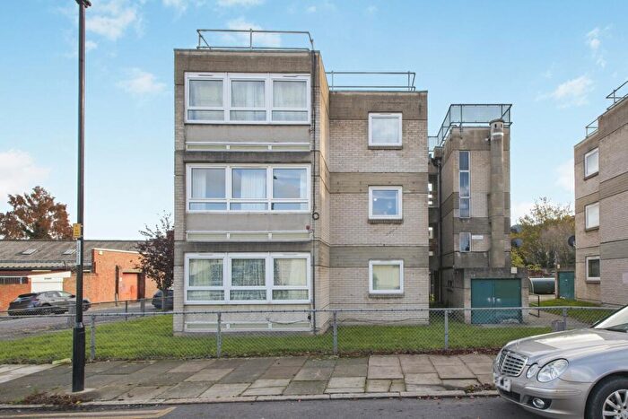 2 Bedroom Flat For Sale In Woodhurst Road, London, SE2