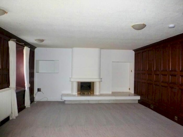 2 Bedroom Semi-Detached House To Rent In Midton Road, Ayr, KA7