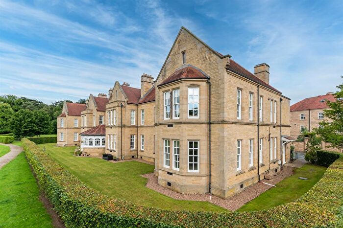 2 Bedroom Flat For Sale In Jill Kilner Drive, Burley In Wharfedale, Ilkley, LS29