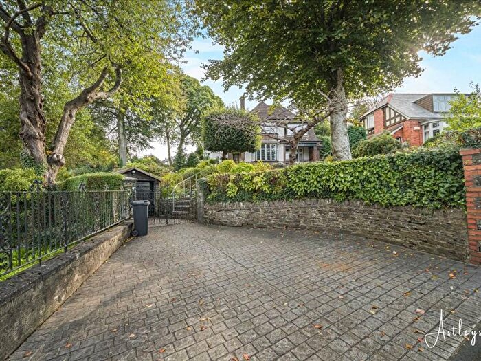 3 Bedroom Detached House For Sale In Cimla Road, Neath, SA11