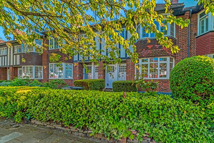 1 Bedroom Flat To Rent In Gracefield Gardens, London, SW16