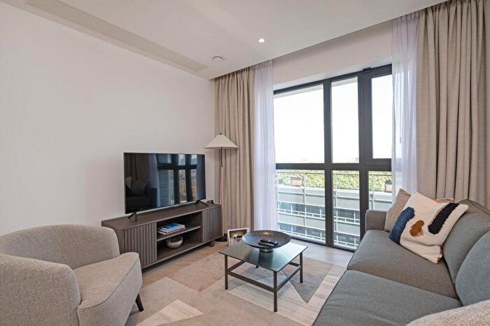 3 Bedroom Flat To Rent In New Drum Street, Aldgate, London, E1