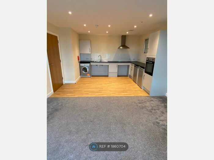 1 Bedroom Flat To Rent In Balmoral Place, Northampton, NN2