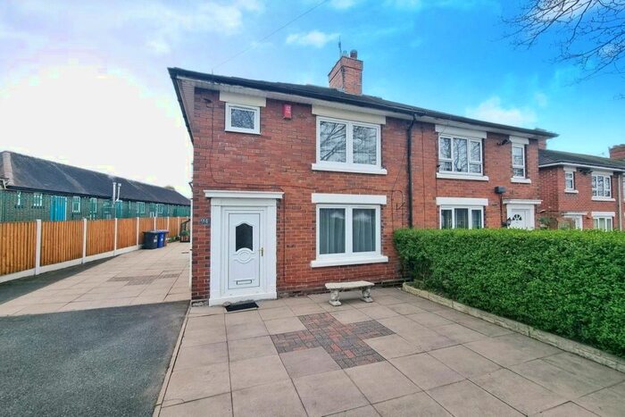 3 Bedroom Semi-Detached House To Rent In Woodhead Road, Stoke-On-Trent, Staffordshire, ST2