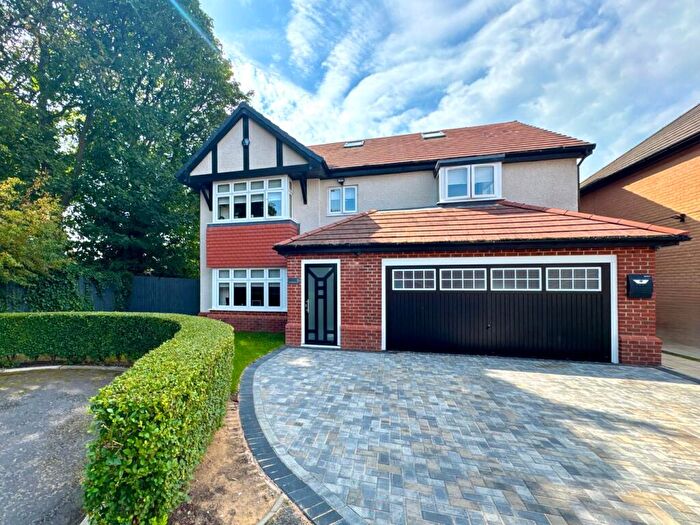 4 Bedroom Detached House For Sale In Stoneleigh Park, Thornton, Liverpool, L23