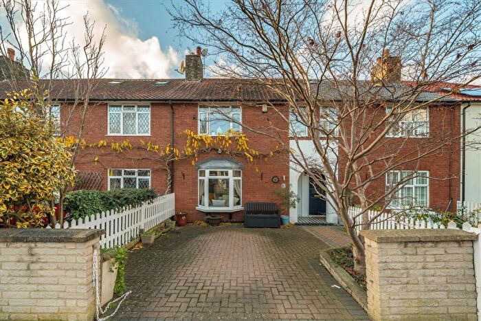 3 Bedroom Terraced House For Sale In Boileau Road, Barnes, SW13