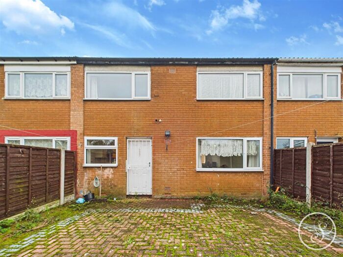 3 Bedroom Town House To Rent In Langbar Garth, Leeds, LS14