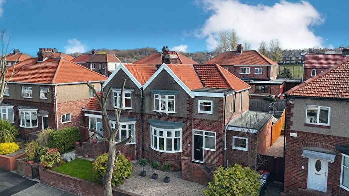 3 Bedroom Semi-Detached House For Sale In Dryden Road, Low Fell, NE9