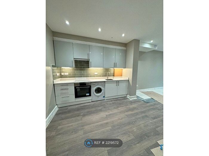 1 Bedroom Flat To Rent In Sidney Avenue, London, N13