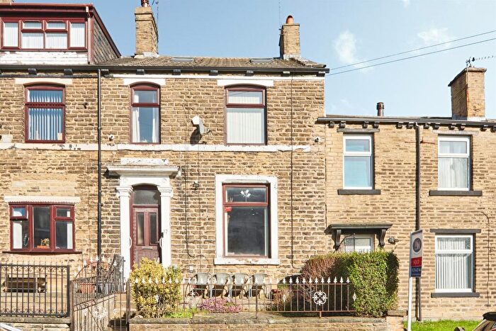 5 Bedroom Terraced House For Sale In Whitehead Place, Bradford, BD2