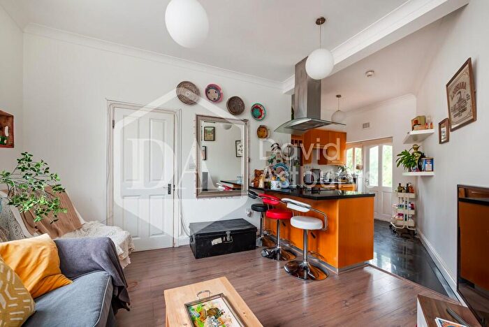 3 Bedroom Apartment To Rent In Beatrice Road, Finsbury Park Stroud Green, London, N4