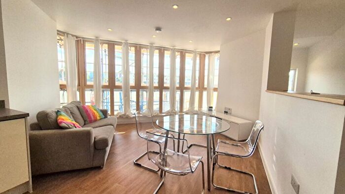1 Bedroom Flat To Rent In The Crescent, Hannover Quay, BS1