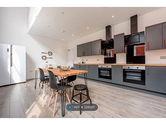 7 Bedroom Flat To Rent In Wellington House, Liverpool, L15