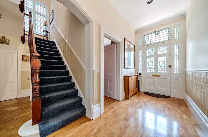 5 Bedroom Detached House For Sale In St Leonards Road, Ealing, W13
