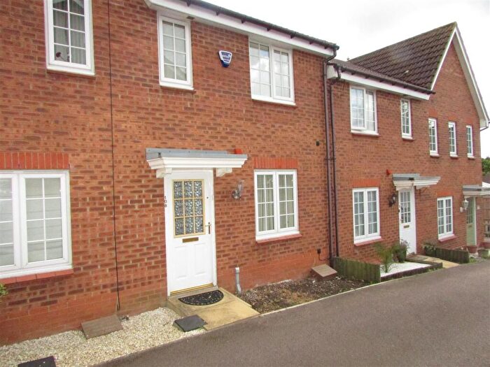 2 Bedroom House To Rent In Cleveland Way, Stevenage, SG1