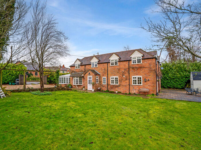 5 Bedroom Country House For Sale In Andover Road, Newbury, RG20
