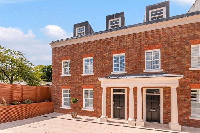 5 Bedroom Semi-Detached House To Rent In Kings Road, Richmond, TW10