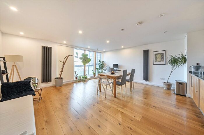2 Bedroom Flat For Sale In Bermondsey Square, London, SE1