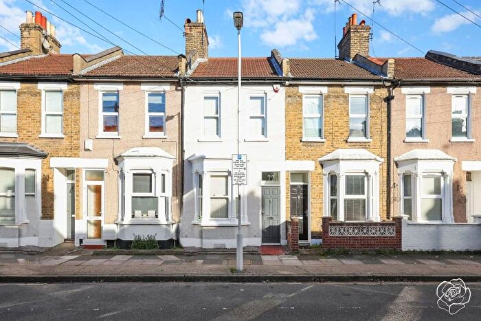 2 Bedroom Terraced House To Rent In Vernon Road, Stratford, E15