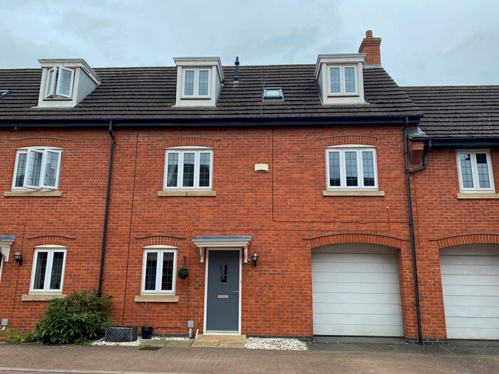 4 Bedroom Town House To Rent In Windle Drive, Bourne, PE10