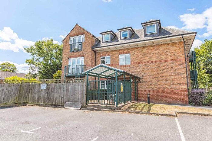 1 Bedroom Flat For Sale In Church Road, Iver Heath, SL0