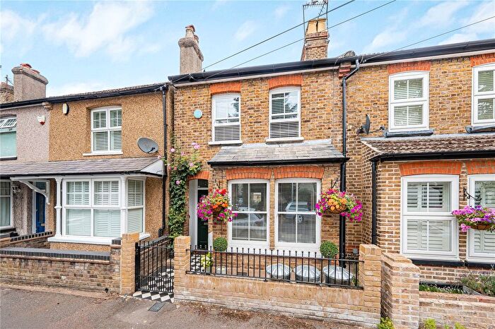 3 Bedroom End Of Terrace House For Sale In Newdigate Road, Harefield, Uxbridge, UB9