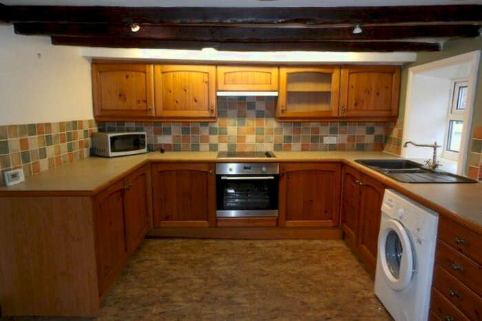 2 Bedroom Cottage To Rent In West View Place, Blackburn BB2