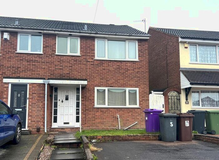3 Bedroom Property To Rent In Alcester Drive, Willenhall, WV13