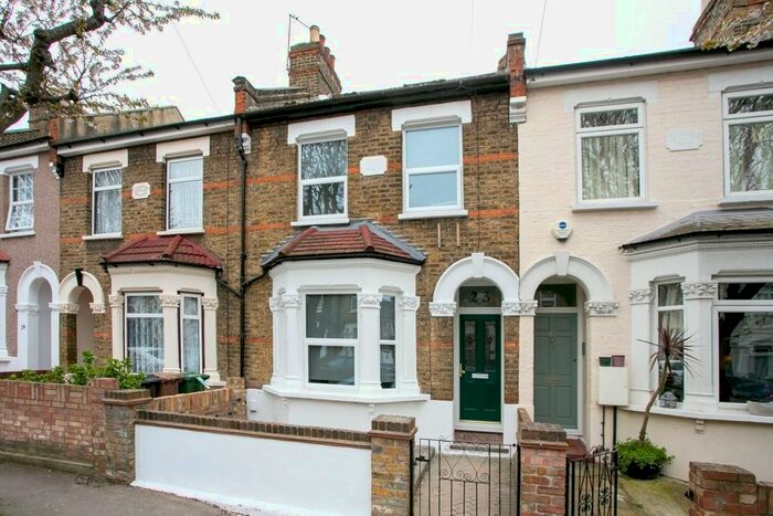 Studio To Rent In Chestnut Avenue North, Walthamstow, E17