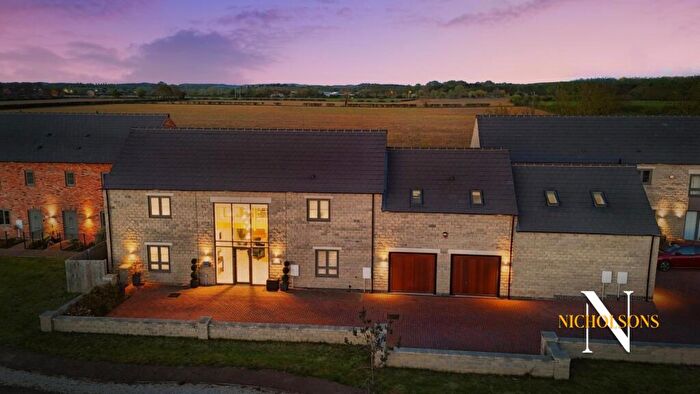 4 Bedroom Link Detached House For Sale In A Beautiful And Deceptively Spacious Family Home On Field View Gardens, Torworth, DN22