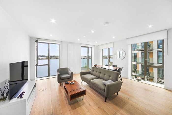 3 Bedroom Flat To Rent In Nautical Drive, London, E16