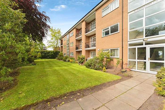2 Bedroom Flat For Sale In Prenton Lane, Birkenhead, CH42
