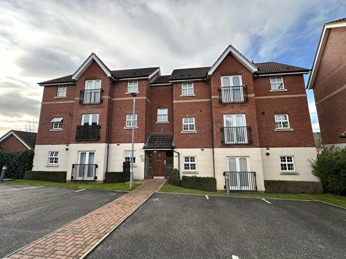 2 Bedroom Flat For Sale In Kittiwake Court, Stowmarket, IP14