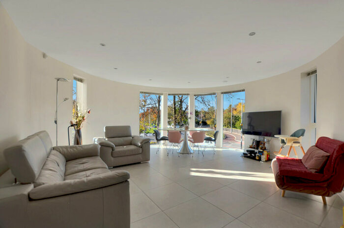 2 Bedroom Apartment To Rent In Queen Ediths Way, Cambridge, CB1