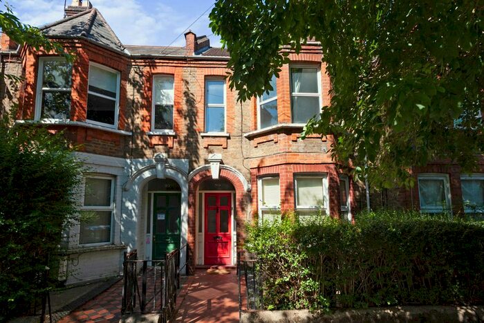 1 Bedroom Flat To Rent In Carr Road, Walthamstow, London, E17