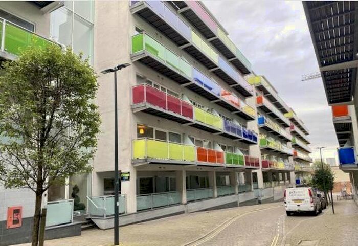 2 Bedroom Flat To Rent In Concord Street, Leeds, LS2