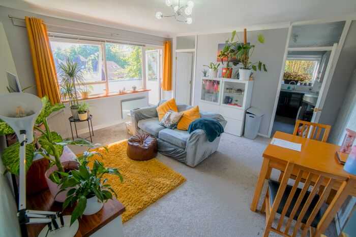 2 Bedroom Apartment To Rent In Silverdale Road, Burgess Hill, RH15