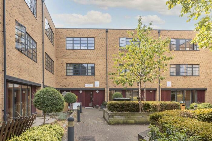 1 Bedroom Flat To Rent In Mildmay Avenue, London, N1