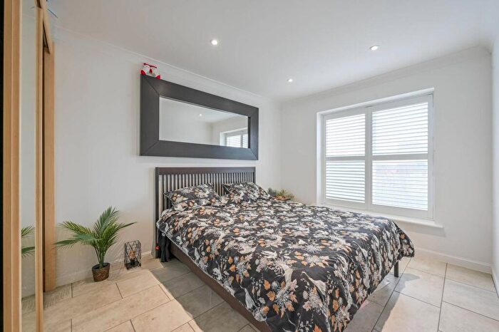 2 Bedroom Flat To Rent In Wesley Avenue, Royal Docks, London, E16