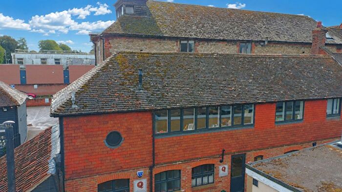 1 Bedroom Flat For Sale In Swan Street, West Malling, ME19