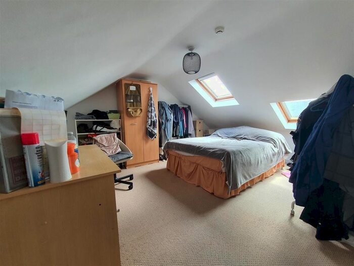 1 Bedroom Flat To Rent In Flora Street, Cathays, Cardiff, CF24