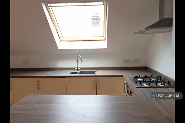 2 Bedroom Flat To Rent In Mitcham Park, Mitcham, CR4