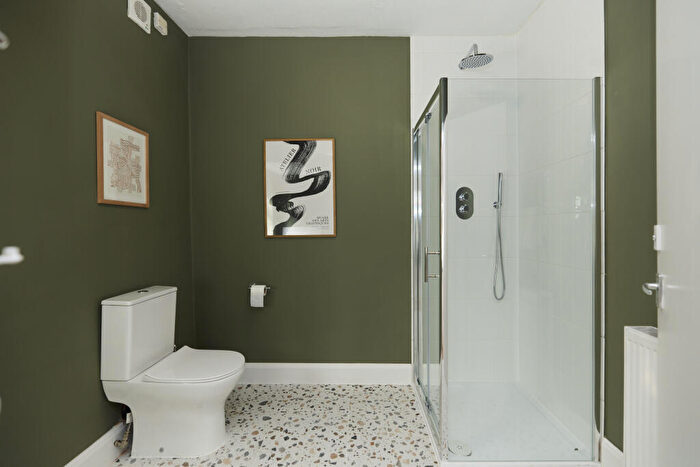 4 Bedroom House To Rent In Randall Avenue, NW2