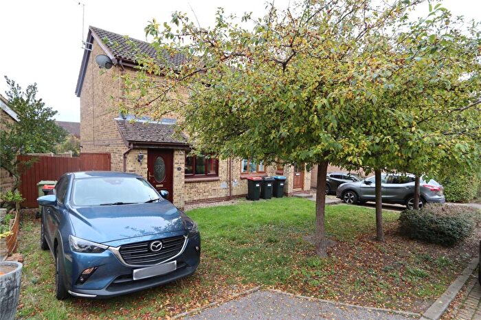 2 Bedroom Semi-Detached House For Sale In Westwood Close, Great Holm, MK8