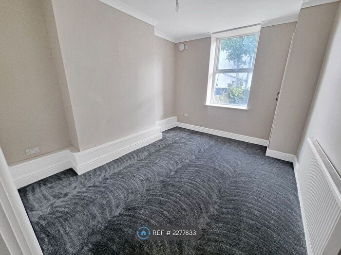 2 Bedroom Flat To Rent In Alexandra Road, Prenton, CH43