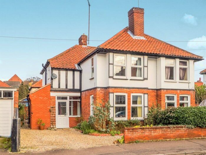 5 Bedroom Semi-Detached House To Rent In Portersfield Road, Norwich, NR2