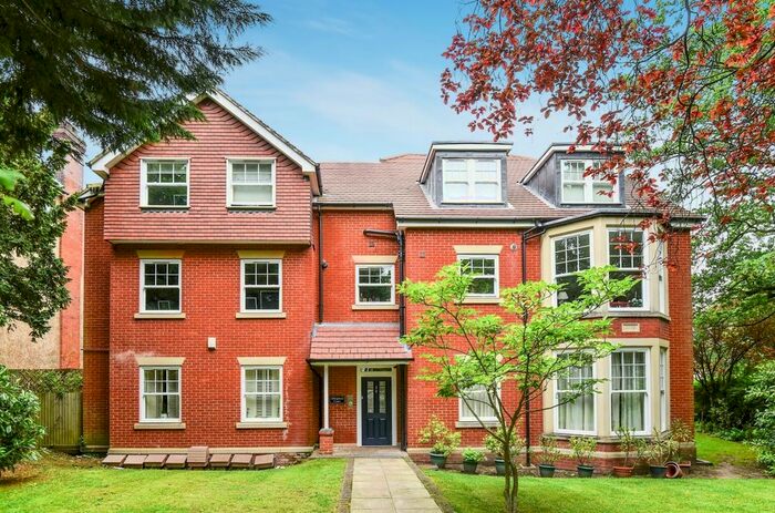 2 Bedroom Flat To Rent In Durham Avenue, Bromley, BR2