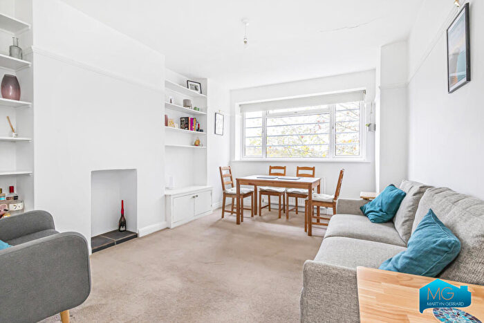 2 Bedroom Apartment To Rent In East End Road, East Finchley, London, N2