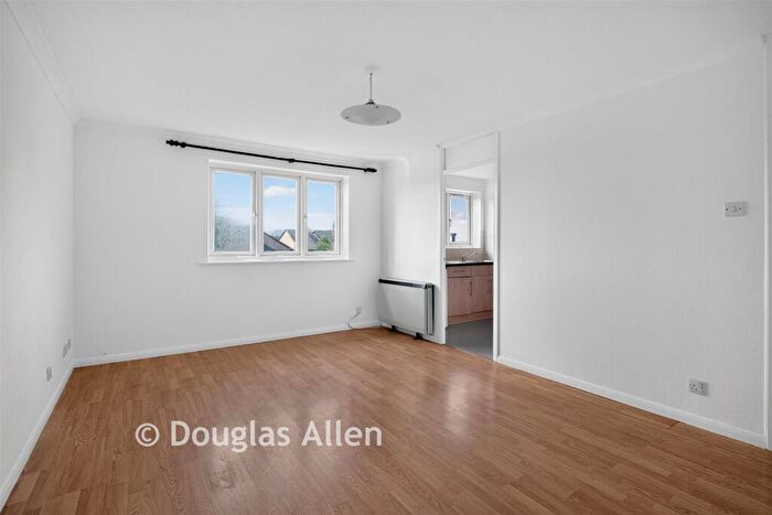 2 Bedroom Flat For Sale In Millhaven Close, Romford, Essex, RM6